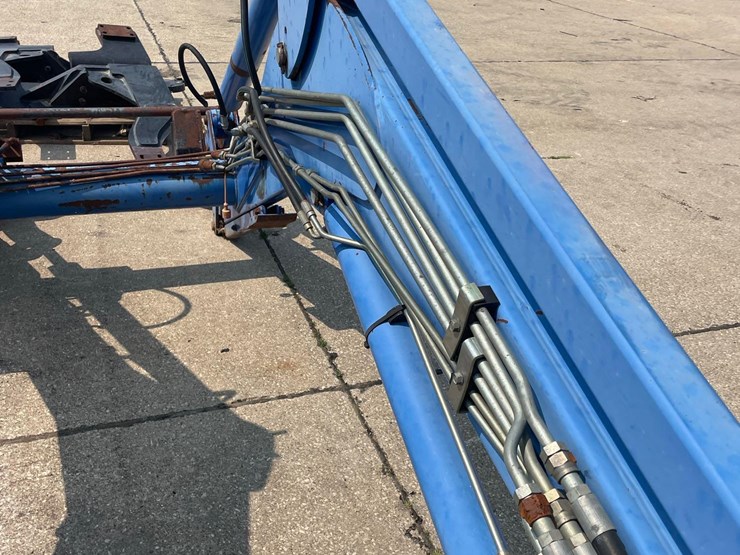 new-holland-72lb-image-8