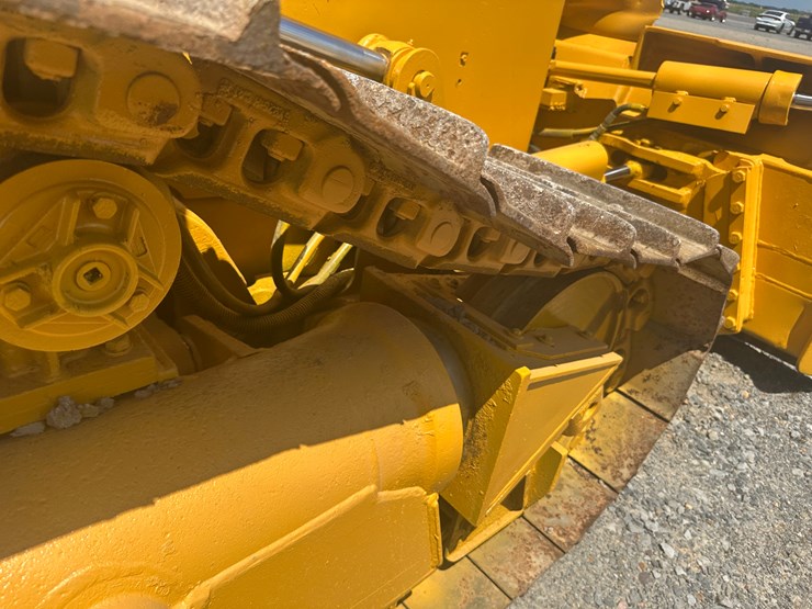 caterpillar-d4h-image-17