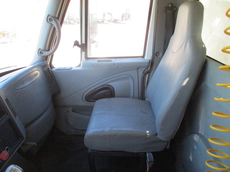 2007-international-durastar-4400-image-8