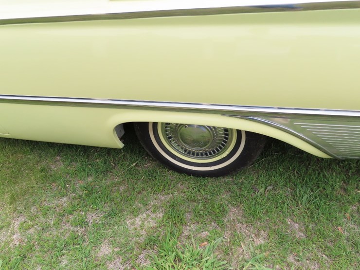 1961-ford-galaxie-2drt-ht-image-11