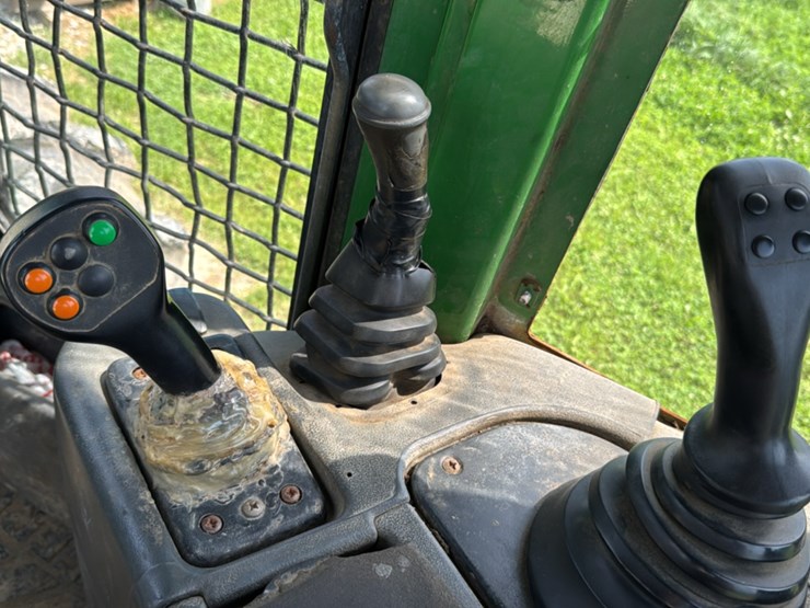2010-john-deere-2010-image-41