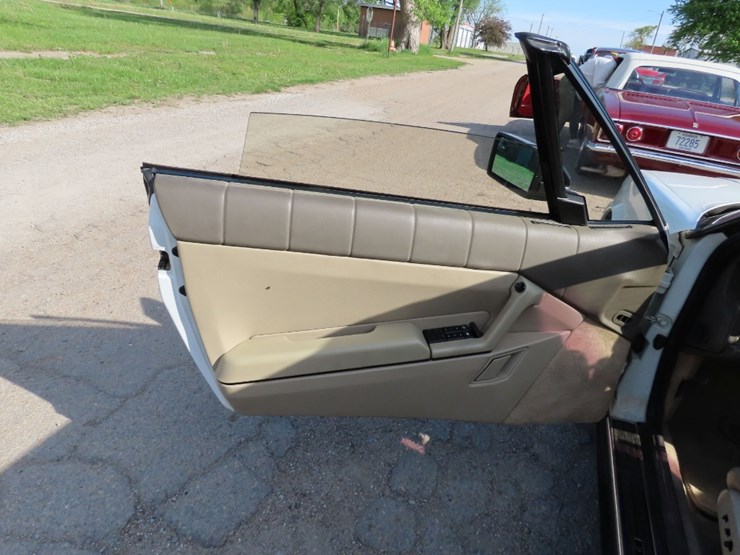 1991-cadillac-allante-pininfarina-roadster-image-20