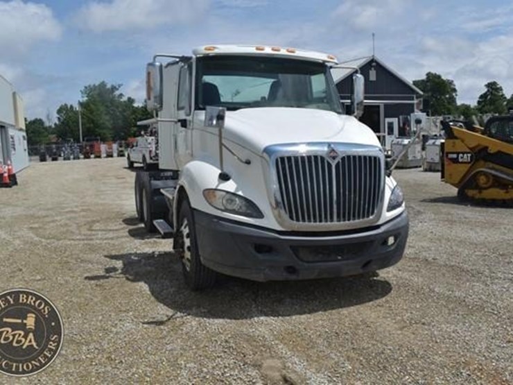 2014-international-prostar-image-12