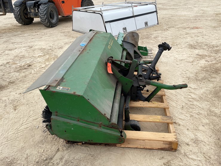 john-deere-60-image-8