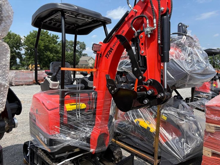tpm-16-mini-excavator-image-13