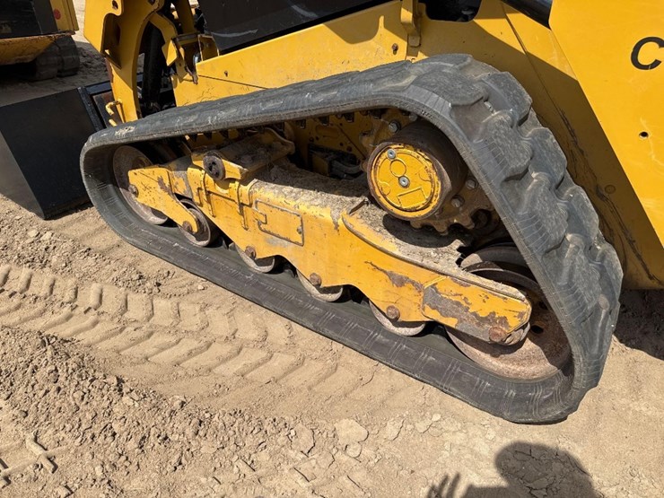 2020-caterpillar-259d3-image-9