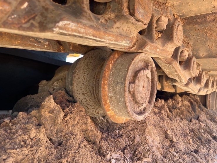 2013-deere-470g-lc-image-18