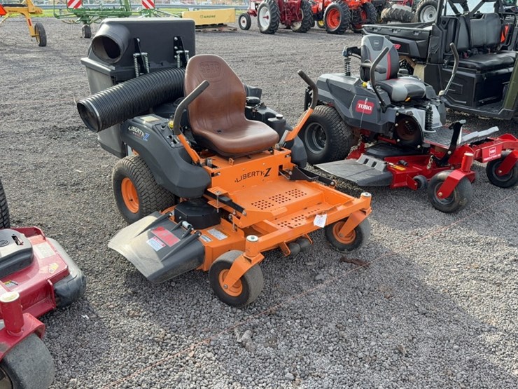 #3093-•-scag-liberty-z-zero-turn-mower-image-3