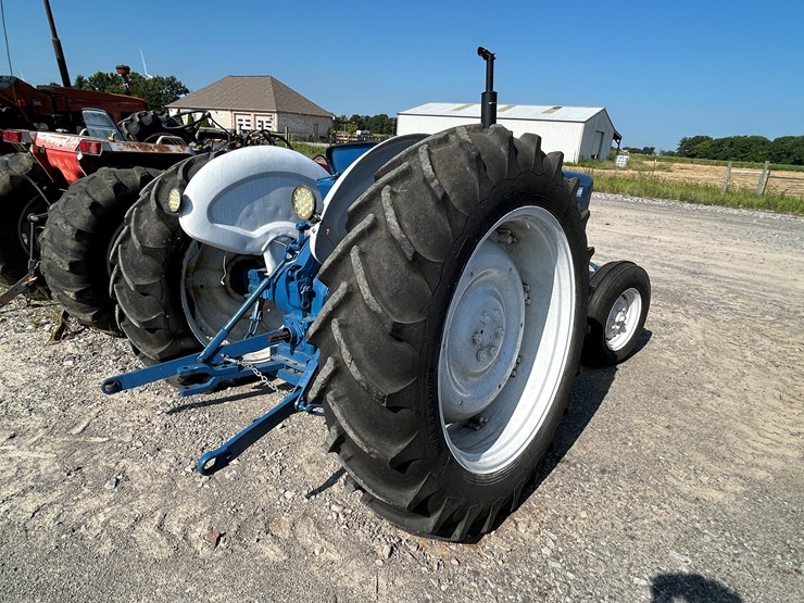 ford-4000-image-4