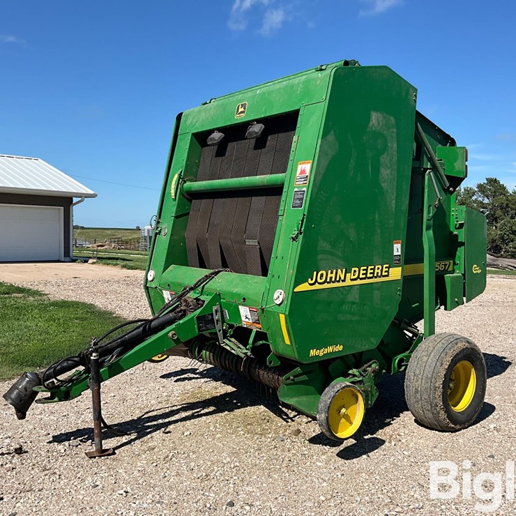 2001 JOHN DEERE 567