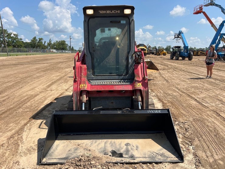 2019-takeuchi-tl8-image-7