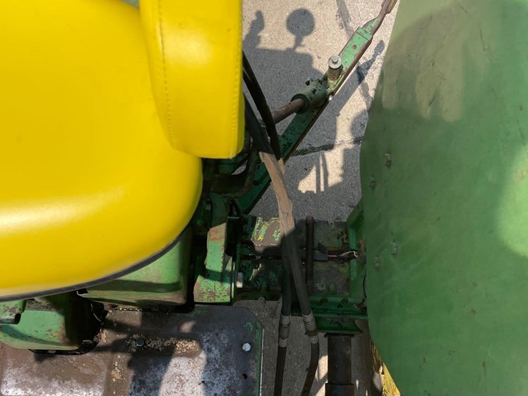 john-deere-3010-image-45