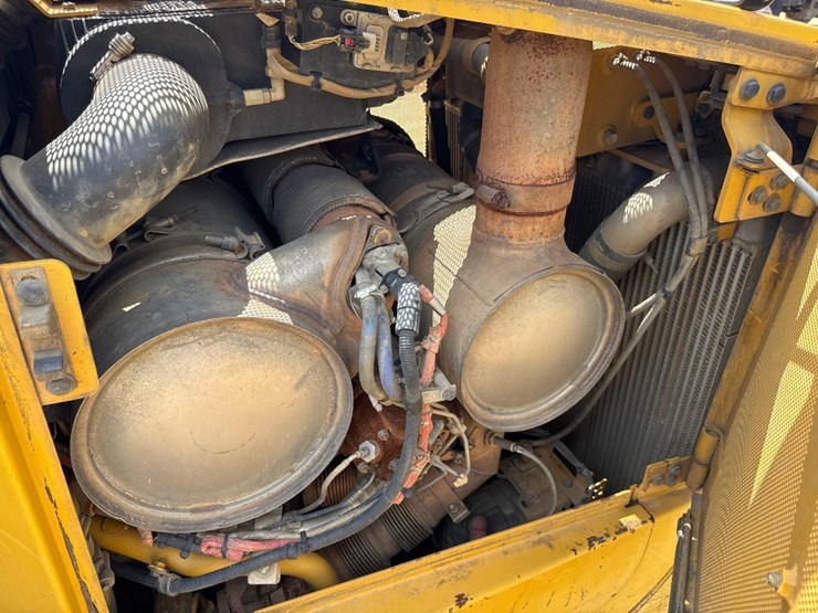 2018-caterpillar-d6t-lgp-image-23