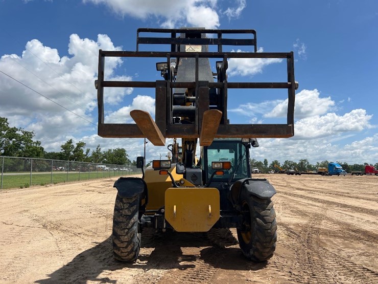 2013-caterpillar-tl943c-image-7