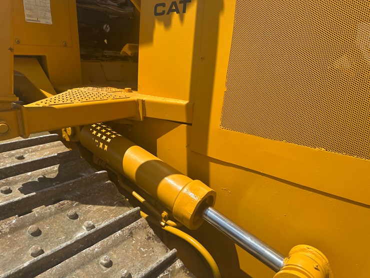 caterpillar-d4h-image-38