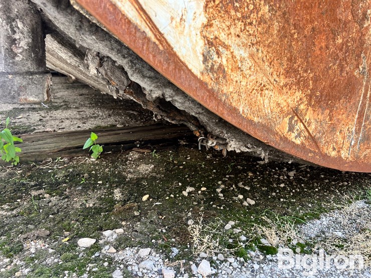 15,000-gallon-(approx.)-steel-liquid-feed-storage-tank-image-16