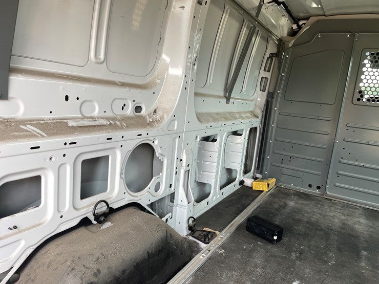 2015-ford-transit-image-66