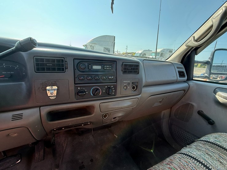2001-ford-f350-image-52