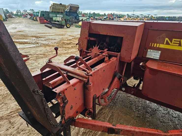 new-holland-565-image-5