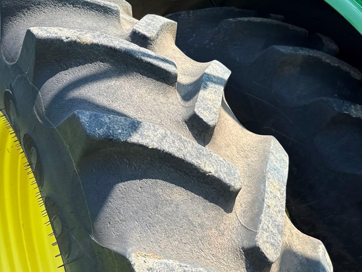 2013-john-deere-8260r-image-7