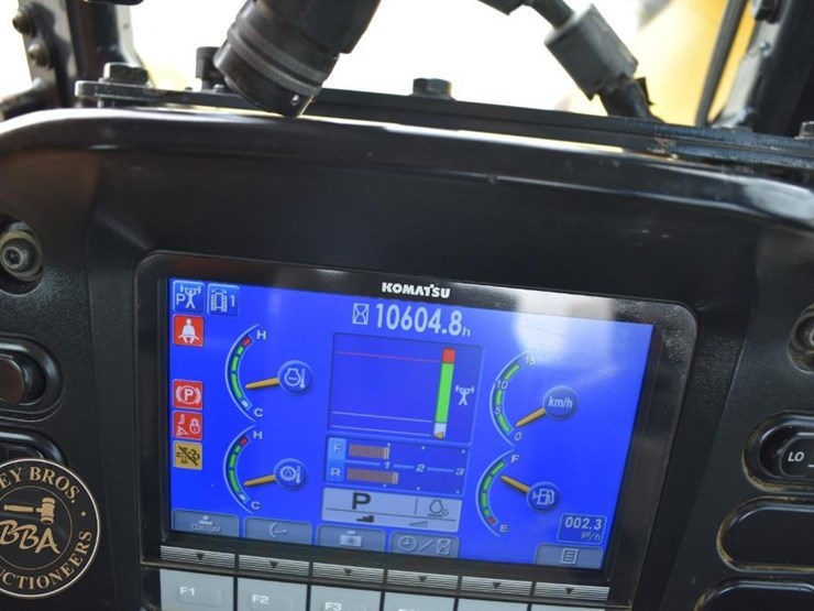 2015-komatsu-d61exi-23-image-35