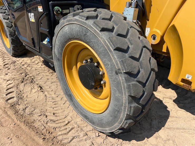 2020-caterpillar-tl1255d-image-23