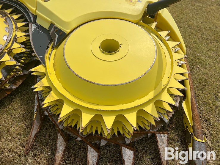 2021-john-deere-772-image-9