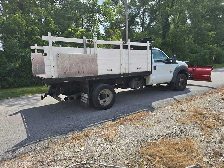 2011-ford-f550-image-33