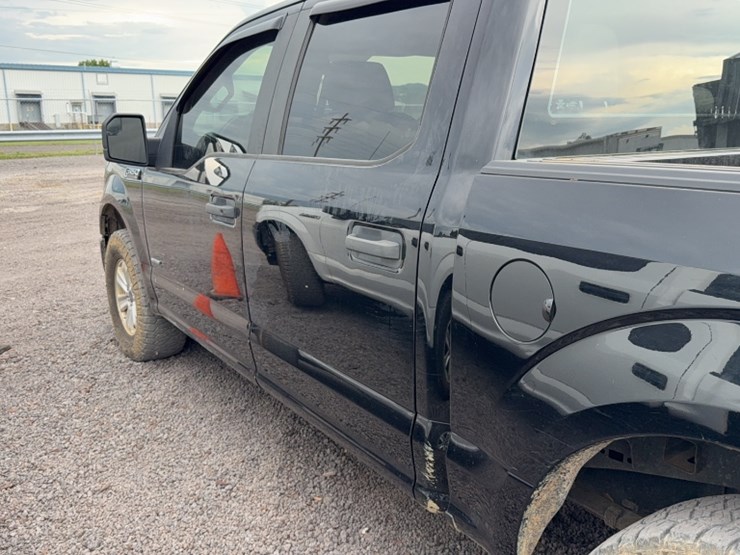 2017-ford-f150-image-12
