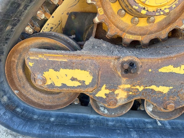 2020-caterpillar-279d3-image-33