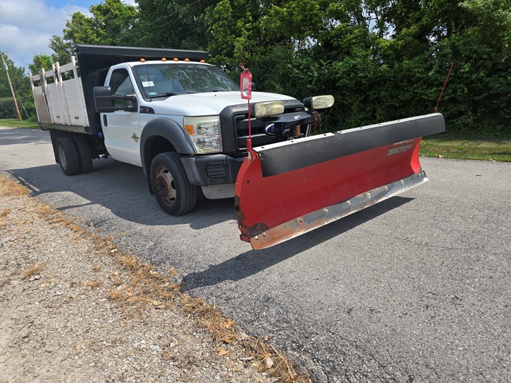 2011-ford-f550-image-48