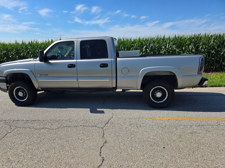 2003-chevrolet-2500-image-12