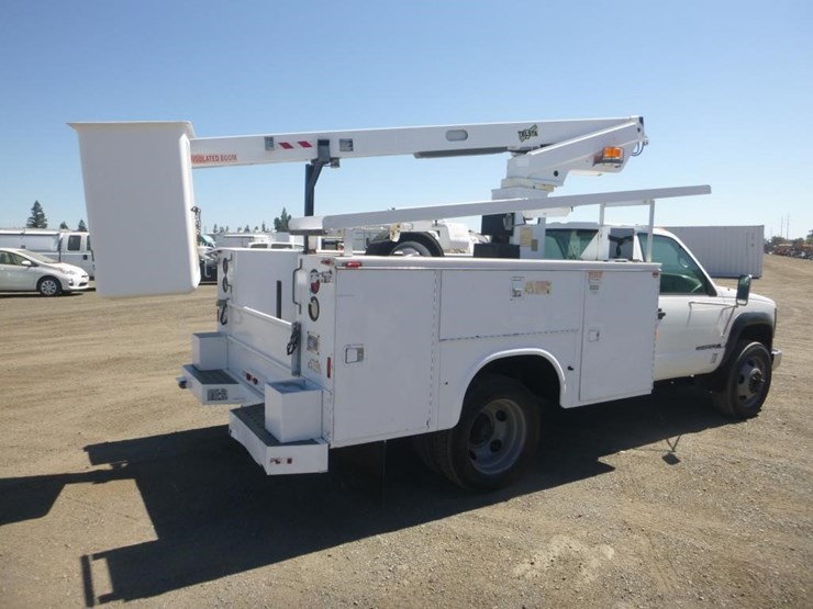 2000-gmc-3500-image-3