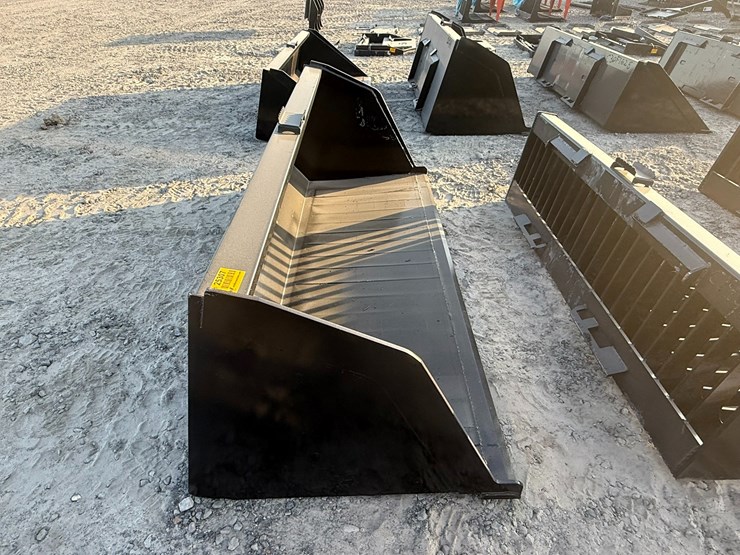 #2084-•-kc-84"-skid-steer-snow/litter-bucket-inv#:-25307-image-8