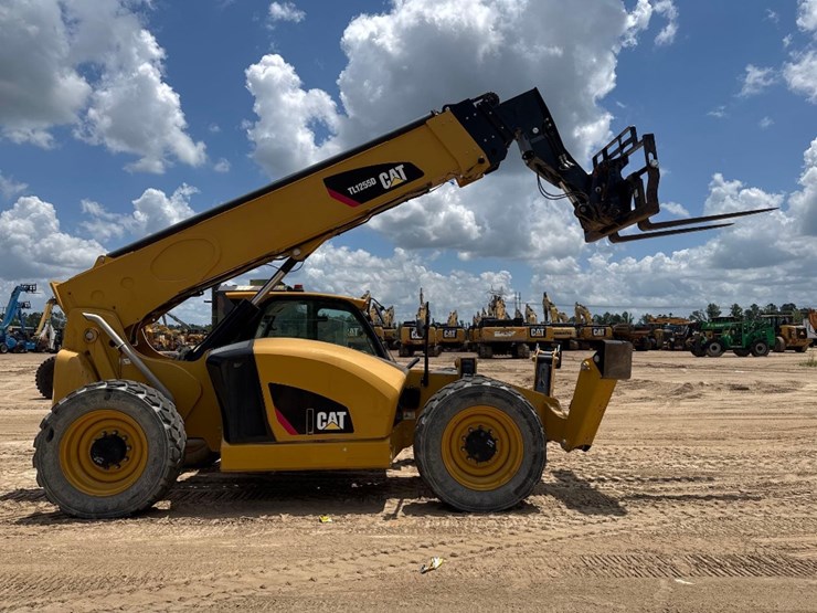 2020-caterpillar-tl1255d-image-5