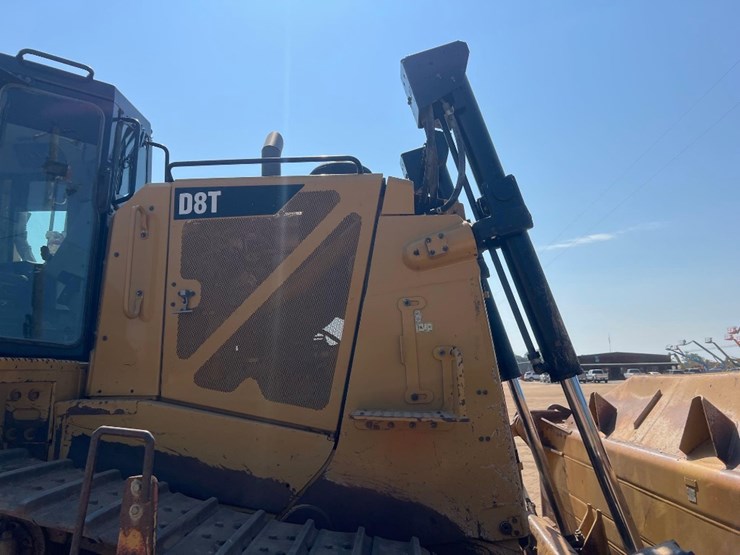 2018-caterpillar-d8t-image-20