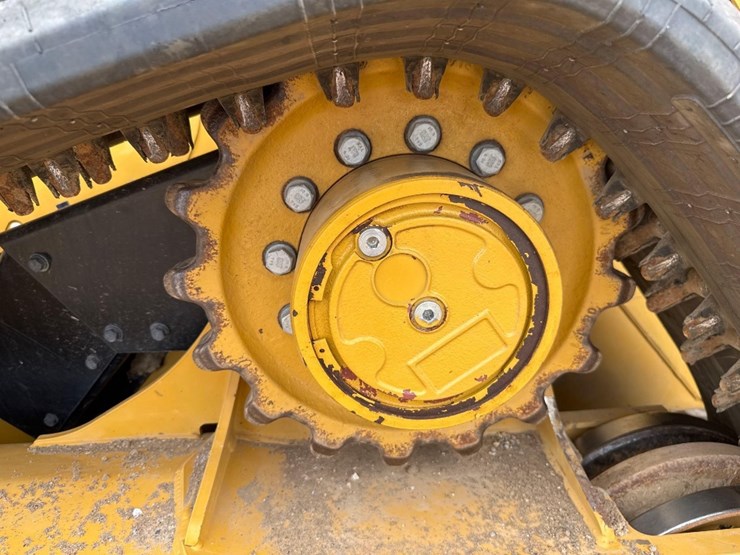 2023-caterpillar-299d3-image-10
