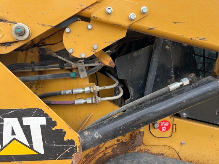 2016-caterpillar-259d-image-16
