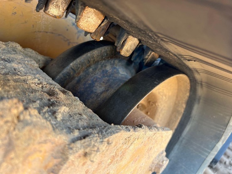 2016-caterpillar-259d-image-12