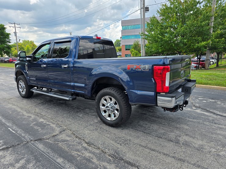 2017-ford-f350-image-15