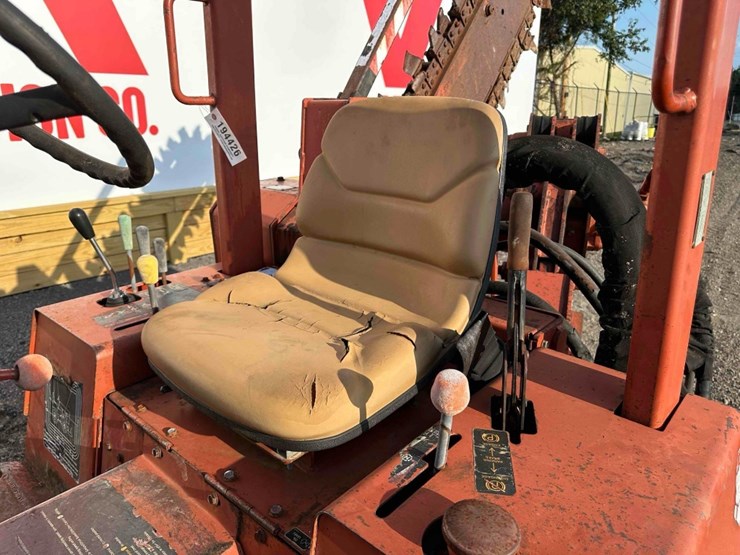 2003-ditch-witch-3700-image-29