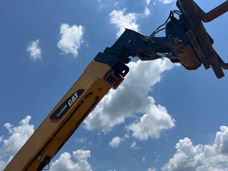 2019-caterpillar-tl1255d-image-24