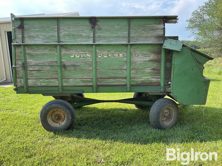 john-deere-harvest-forage-wagon-image-4