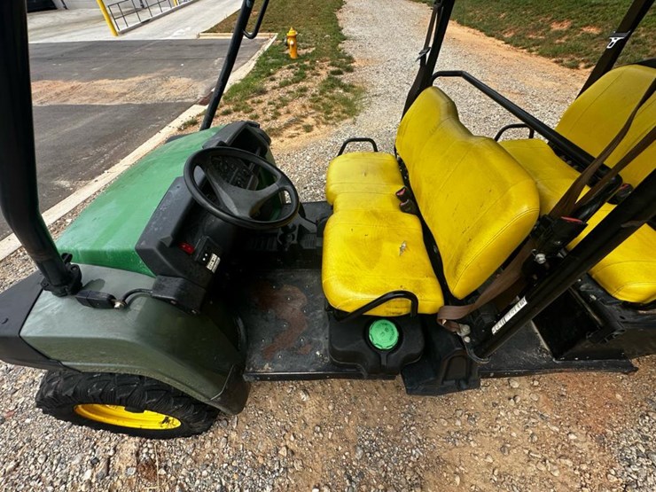 2019-john-deere-gator-xuv-825m-image-6