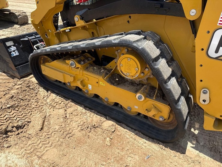 2024-caterpillar-255-skid-steer-image-9
