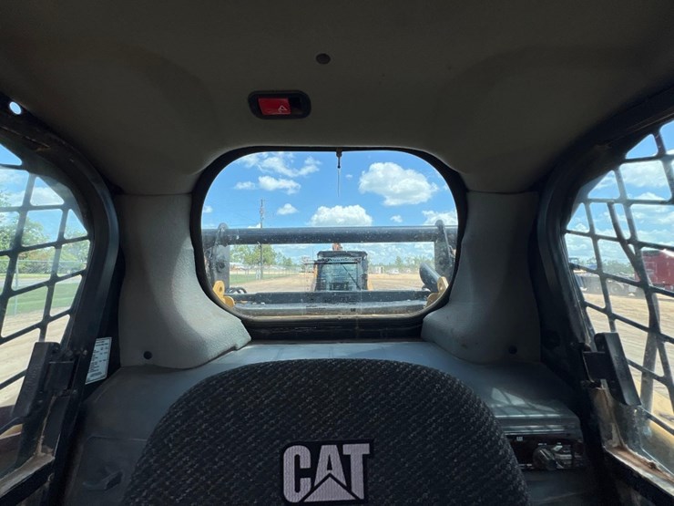 2019-caterpillar-259d-image-34
