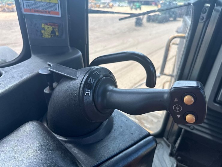 2011-caterpillar-d9t-image-27