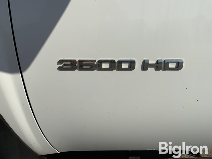 2013-chevrolet-3500hd-image-17