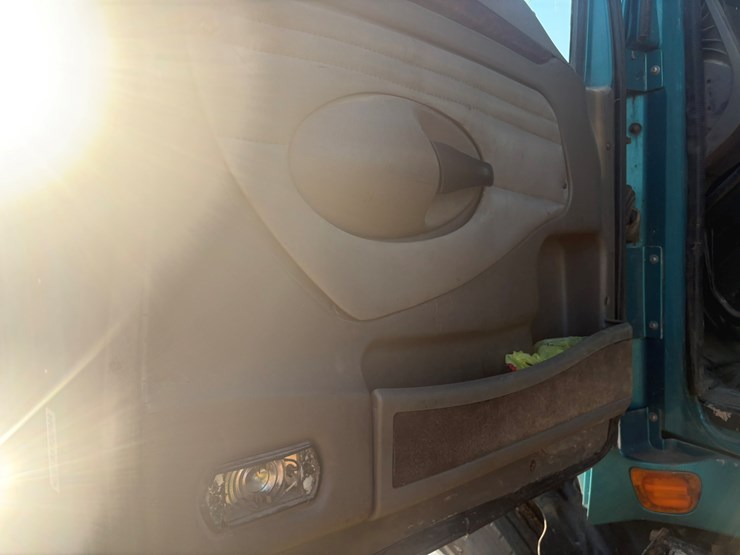 2007-kenworth-t2000-image-7