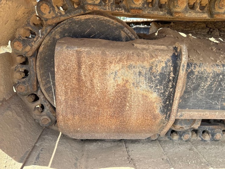 2020-caterpillar-326-image-12